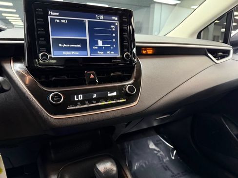 Used 2022 Toyota Corolla LE FWD image 25
