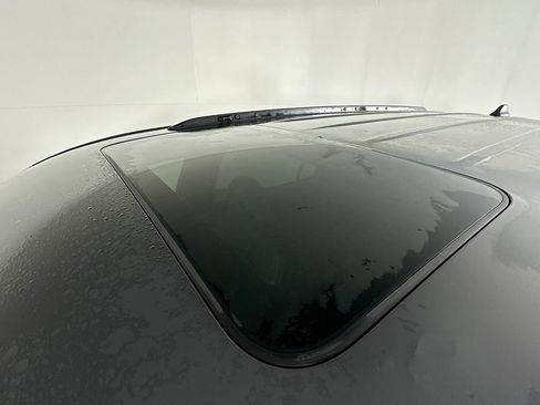 Certified 2023 Jeep Grand Cherokee L Laredo image 33