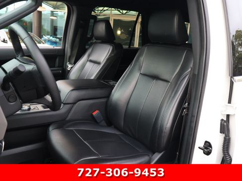 Used 2021 Ford Expedition XLT RWD image 2