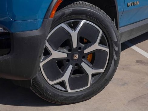 Used 2022 Rivian R1T Adventure image 2