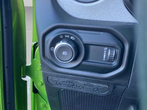 Used 2025 Jeep Wrangler Sport image 30