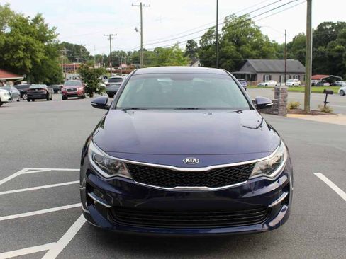 Used 2017 Kia Optima LX FWD image 2