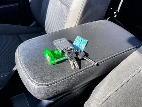 Used 2022 Chevrolet Colorado LT w/ Fleet Safety Package image 10