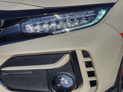 Used 2020 Honda Civic Type R image 9
