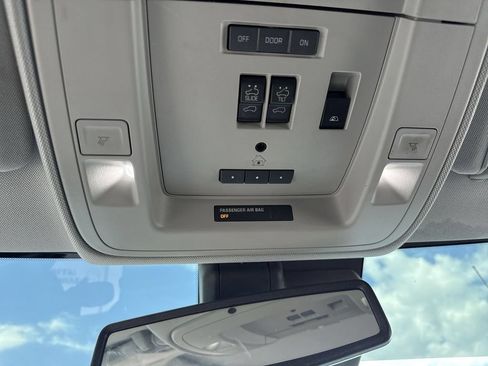 Used 2018 GMC Sierra 1500 Denali AWD/4WD image 18