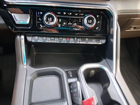 Used 2024 GMC Sierra 2500 Denali w/ Denali Reserve Package AWD/4WD image 41