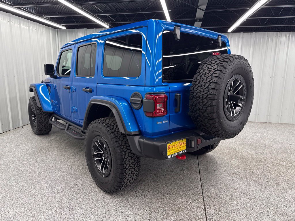 Used 2025 Jeep Wrangler Unlimited Rubicon AWD/4WD image 4