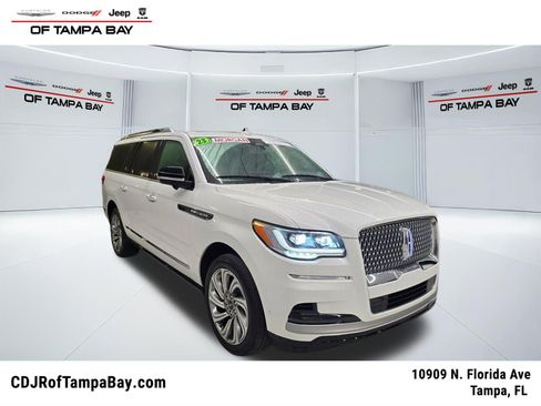 Used 2023 Lincoln Navigator L Reserve AWD/4WD image 1