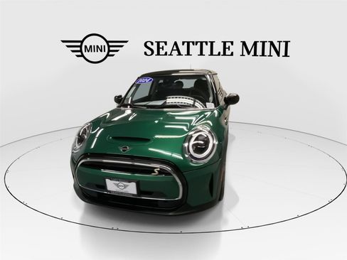 Certified 2024 MINI Cooper SE image 4