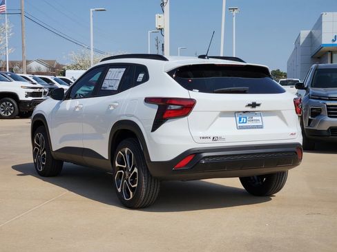New 2026 Chevrolet Trax RS w/ Driver Confidence Package FWD image 3