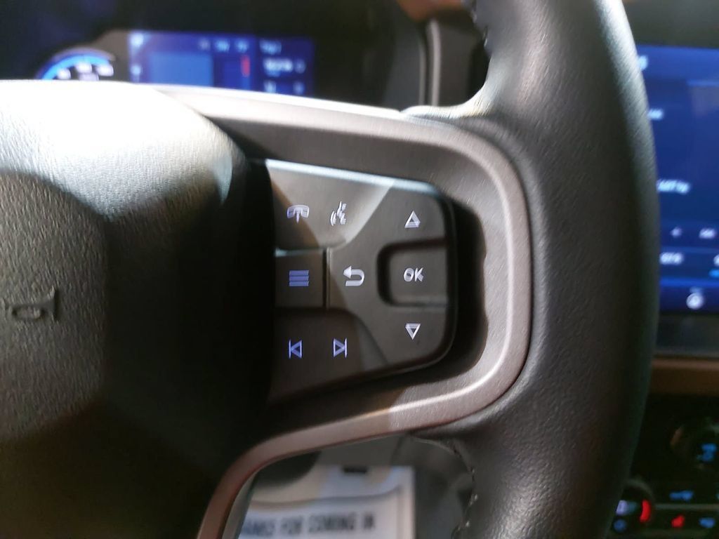 Used 2024 Ford Bronco Outer Banks AWD/4WD image 17