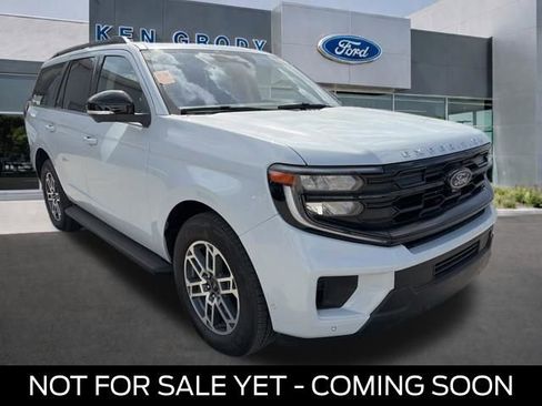 Used 2025 Ford Expedition Active image 1