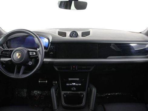 Certified 2025 Porsche Cayenne S AWD/4WD image 11