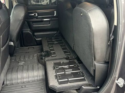 Used 2015 RAM 1500 Laramie w/ Convenience Group AWD/4WD image 14