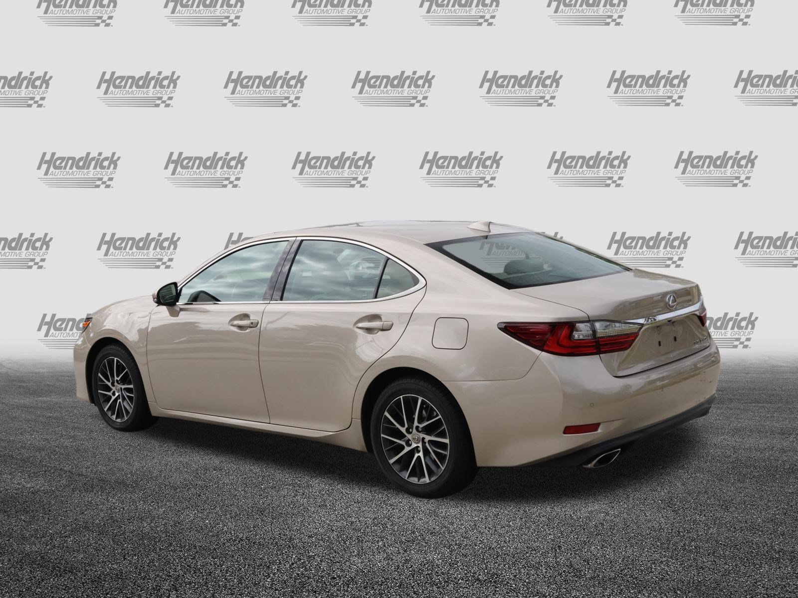 Used 2017 Lexus ES 350 w/ Luxury Package FWD image 7