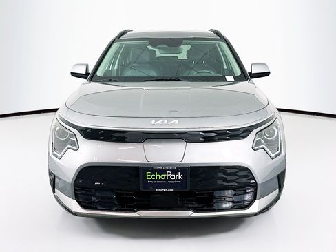 Used 2023 Kia Niro Wind FWD image 2