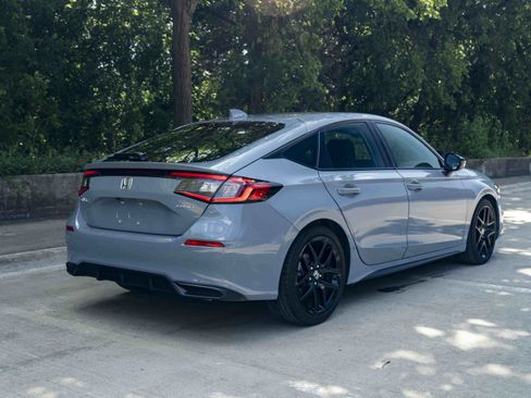 Used 2023 Honda Civic Sport image 9