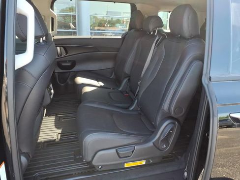 New 2026 Kia Carnival SX w/ SX Dark Edition Package FWD image 10