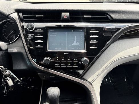 Used 2020 Toyota Camry LE FWD image 16