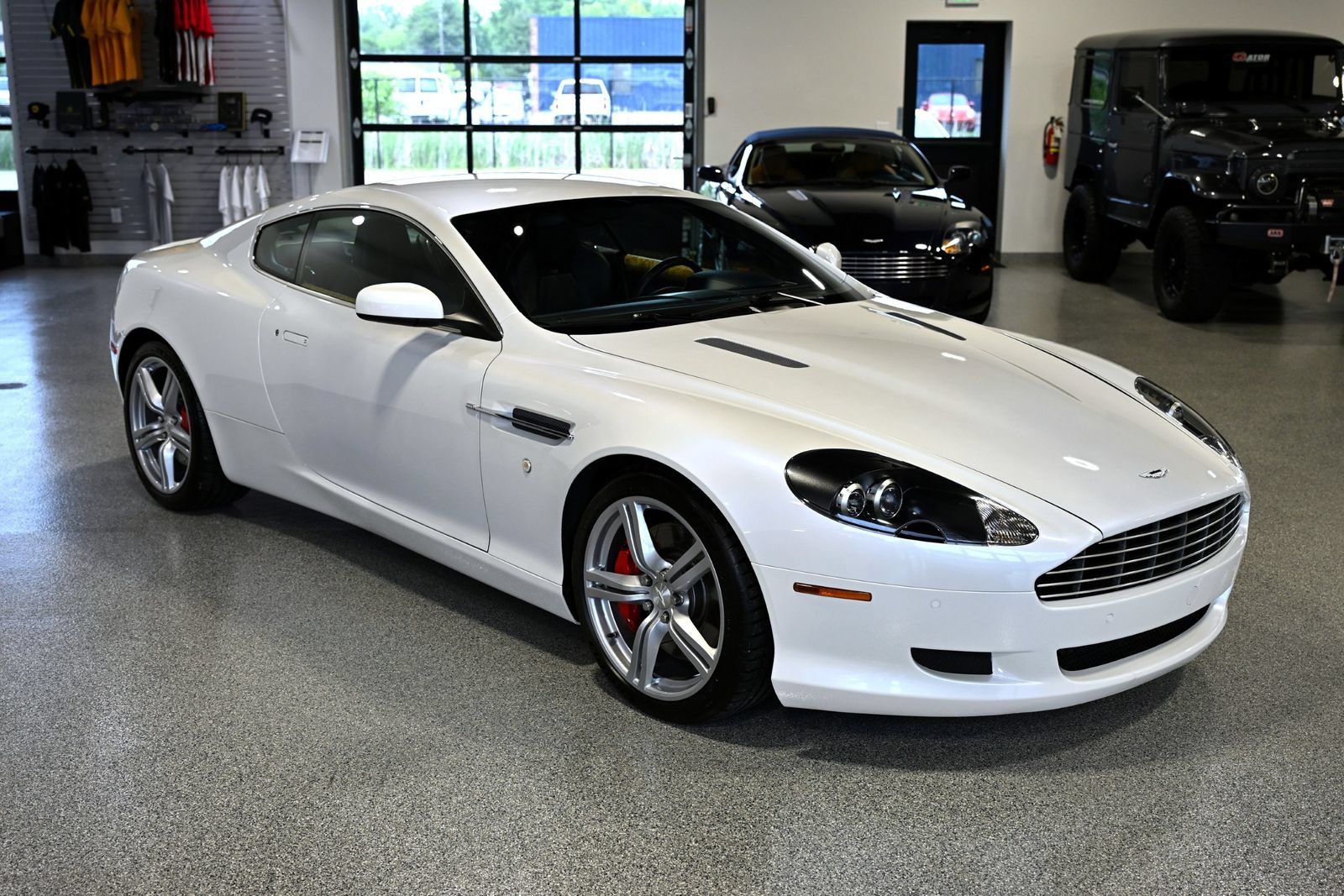 Used 2009 Aston Martin DB9 Coupe RWD image 2