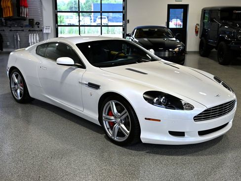 Used 2009 Aston Martin DB9 Coupe RWD image 2