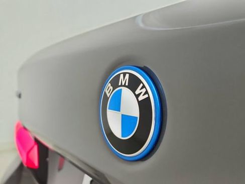 Used 2022 BMW 530e xDrive w/ Executive Package image 17