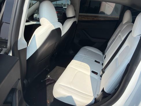 Used 2023 Tesla Model Y Performance AWD/4WD image 4