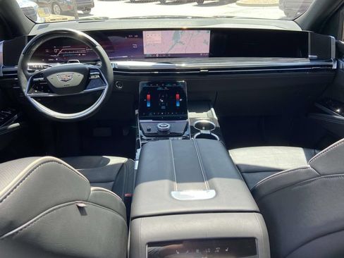 Certified 2025 Cadillac Escalade Sport AWD/4WD image 2