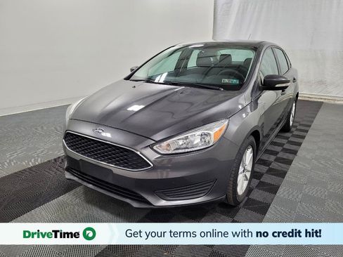 Used 2016 Ford Focus SE FWD image 1