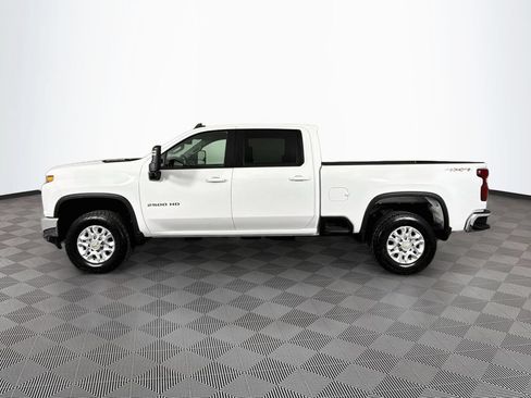 Used 2021 Chevrolet Silverado 2500 LT w/ Fleet Comfort Package AWD/4WD image 4