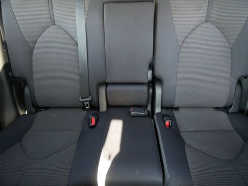 Used 2024 Toyota Highlander LE image 13