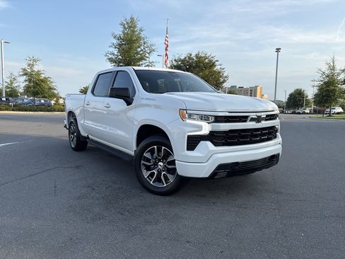 Used 2024 Chevrolet Silverado 1500 RST AWD/4WD image 2
