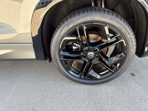 New 2026 Volkswagen Tiguan SE R-Line image 6