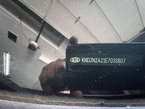 Used 2014 Kia Soul FWD image 12