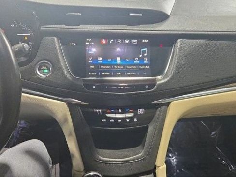Used 2019 Cadillac XT5 FWD image 21