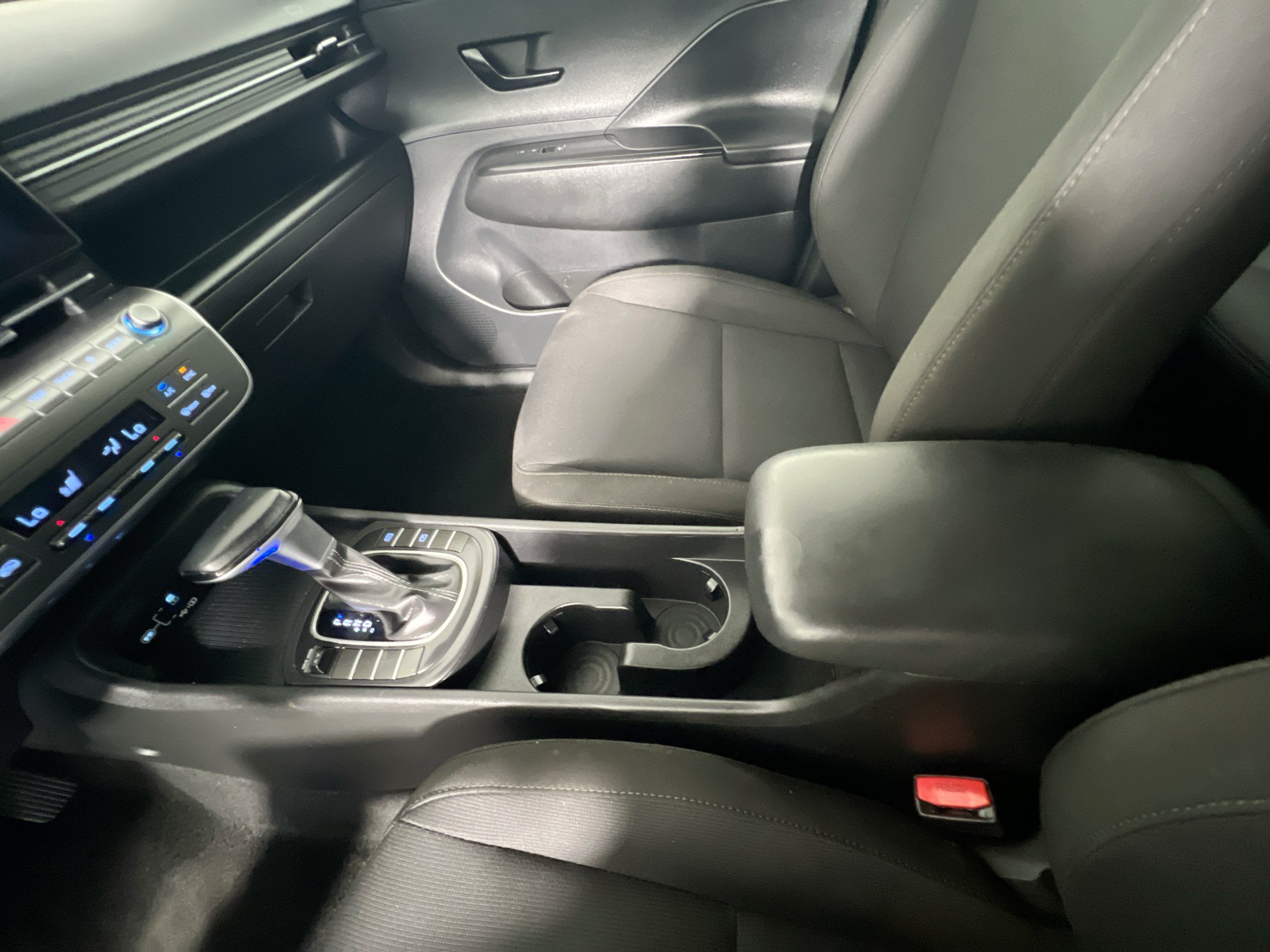 Used 2024 Hyundai Kona SEL FWD image 25