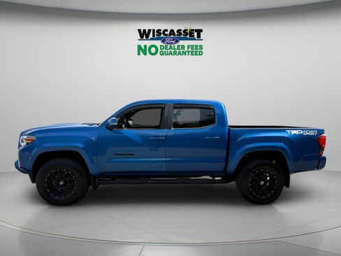 Used 2018 Toyota Tacoma TRD Sport w/ Technology Package AWD/4WD image 2