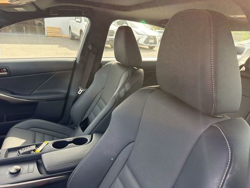 Used 2020 Lexus IS 350 F Sport w/ F Sport Package RWD image 8
