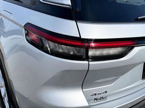 Used 2023 Jeep Grand Cherokee Limited image 30