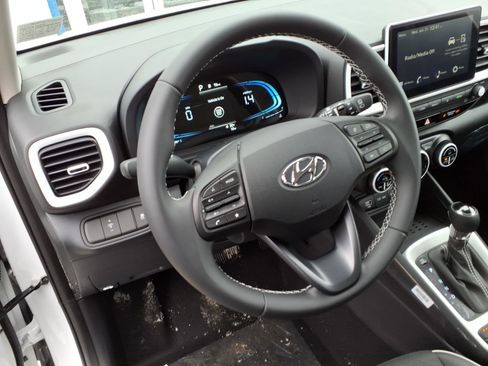 New 2026 Hyundai Venue SEL FWD image 6