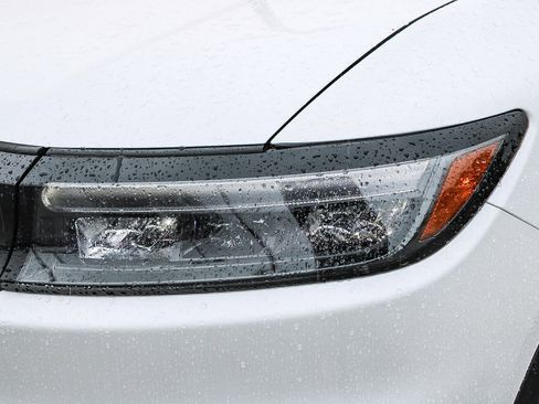 Certified 2025 Honda Prologue EX image 10