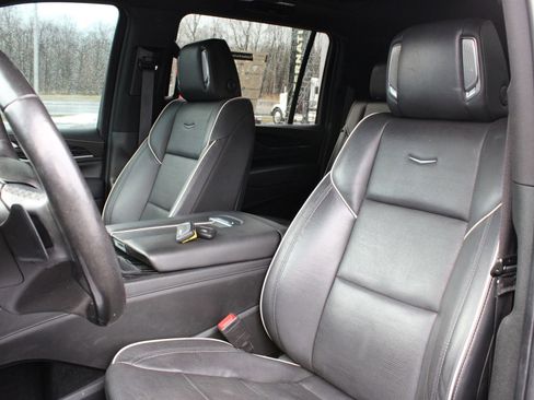 Used 2022 Cadillac Escalade ESV Sport w/ Touring Package image 14