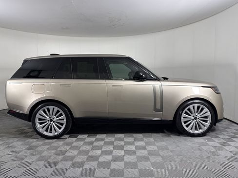 Used 2026 Land Rover Range Rover SE AWD/4WD image 8