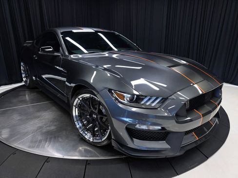 Used 2016 Ford Mustang Shelby GT350 w/ Technology Package RWD image 57