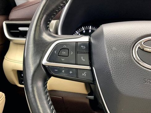 Used 2021 Toyota Highlander XLE image 21