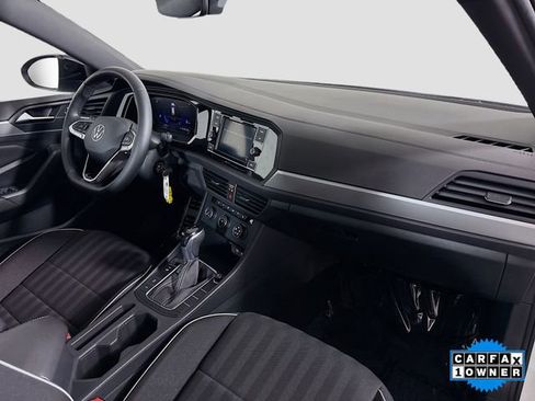 Certified 2024 Volkswagen Jetta Sport image 27