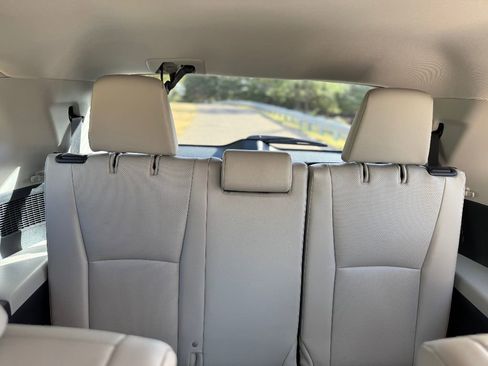 Used 2025 Toyota Grand Highlander AWD image 21