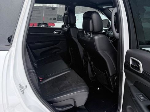 Used 2019 Jeep Grand Cherokee Altitude image 16
