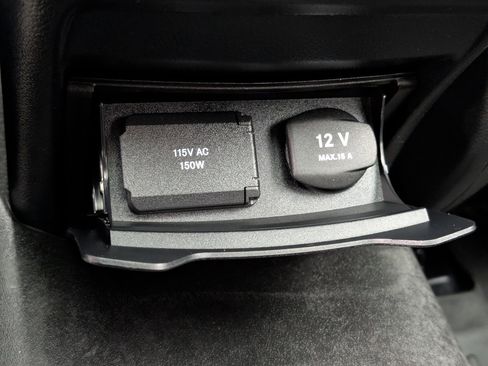 Used 2018 Mercedes-Benz GLC 300 4MATIC image 41