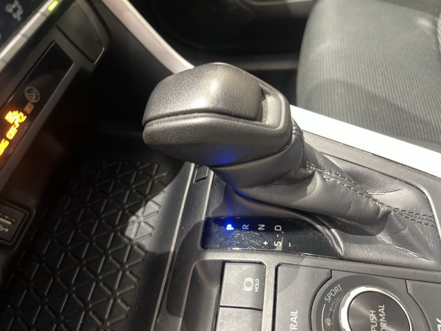 Used 2023 Toyota RAV4 LE AWD/4WD image 15